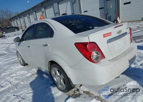 2016 Chevrolet Sonic Ltz Auto из США, поврежденный, VIN 1G1JE5SB5G4143653